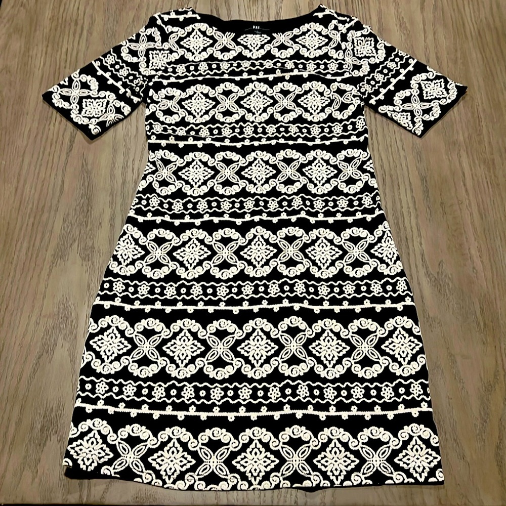 Women’s Size 4 R & K Black and White Patterned Dress